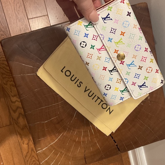 Louis Vuitton x Murakami Multicolor Monogram Wallet on White - Picture 5 of 10